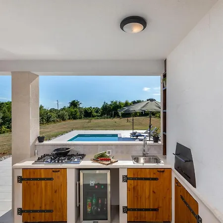 Holiday home Amazing In Zminj